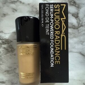 MAC COSMETICS STUDIO RADIANCE FOUNDATION IN NC17